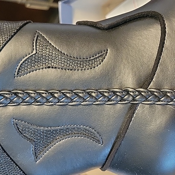 Universal Thread Boots - Picture 6 of 6